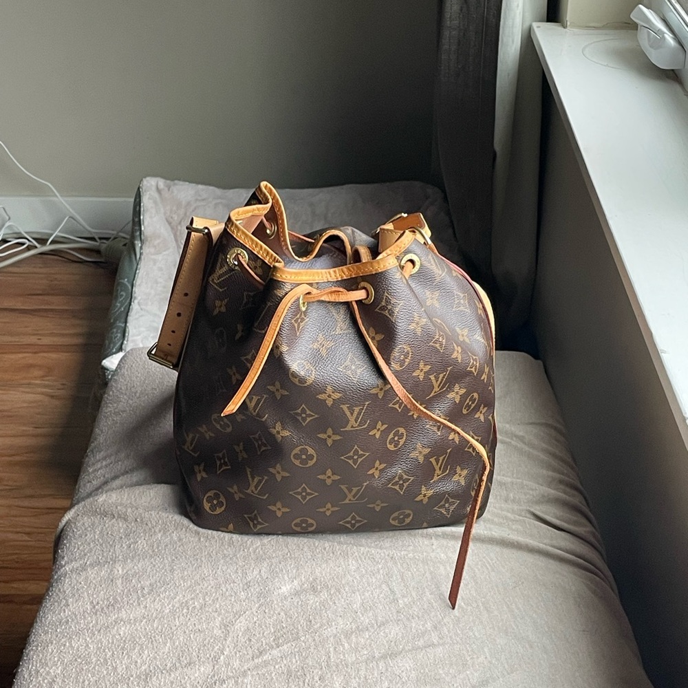 Authentic Vintage Louis Vuitton Petit Noe